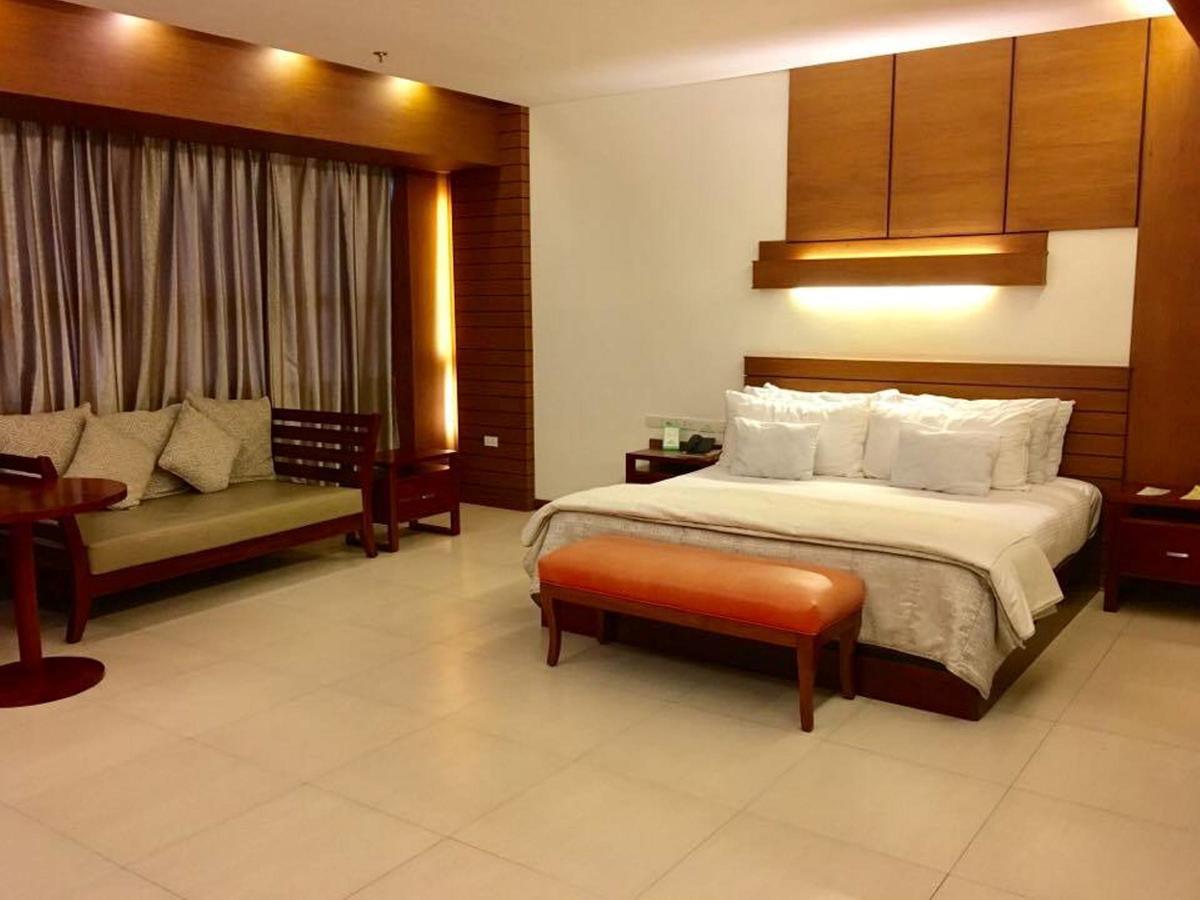 Skinetics Wellness Center Boutique Hotel Ілоіло Екстер'єр фото